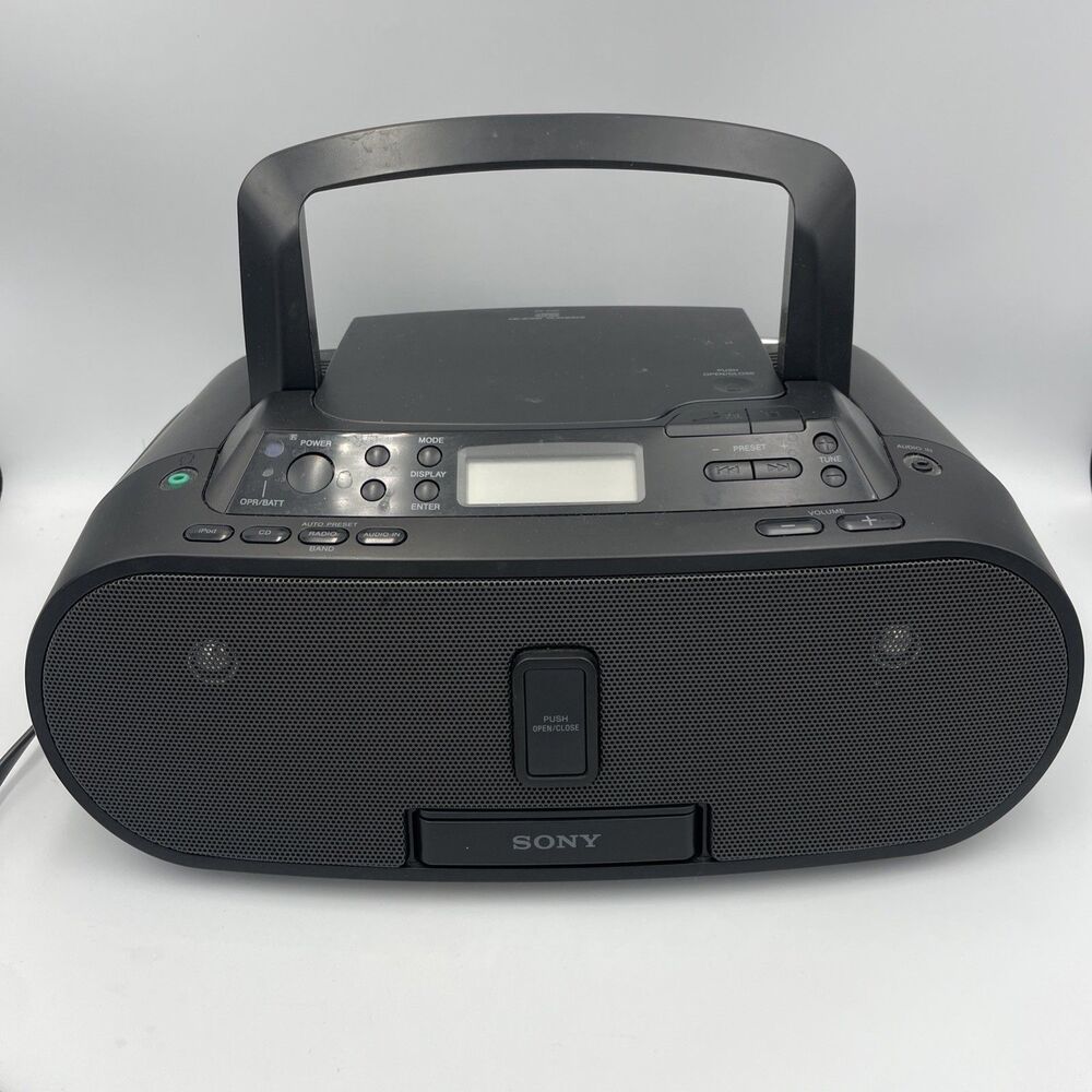 Sony ZS-S2iP CD Player AM / FM Radio iPod Dock Stereo Boombox Working TESTED